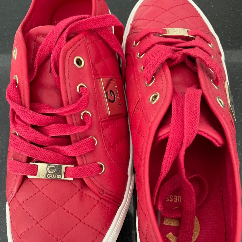Red G by Guess shoes
